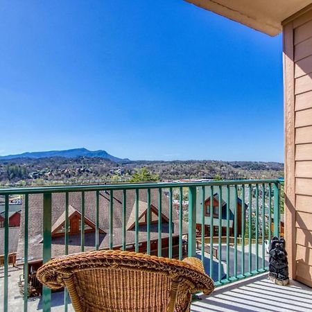 Gorgeous 2Bd 2Bth Condo With Mountain Views Pool Hot Tub Game Room Close To Parkway Pigeon Forge Bagian luar foto