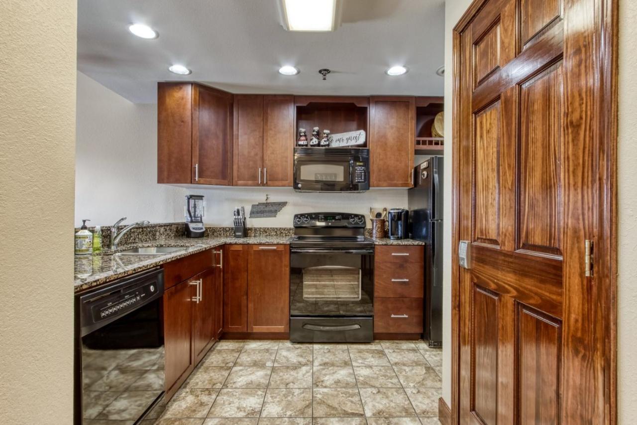 Gorgeous 2Bd 2Bth Condo With Mountain Views Pool Hot Tub Game Room Close To Parkway Pigeon Forge Bagian luar foto