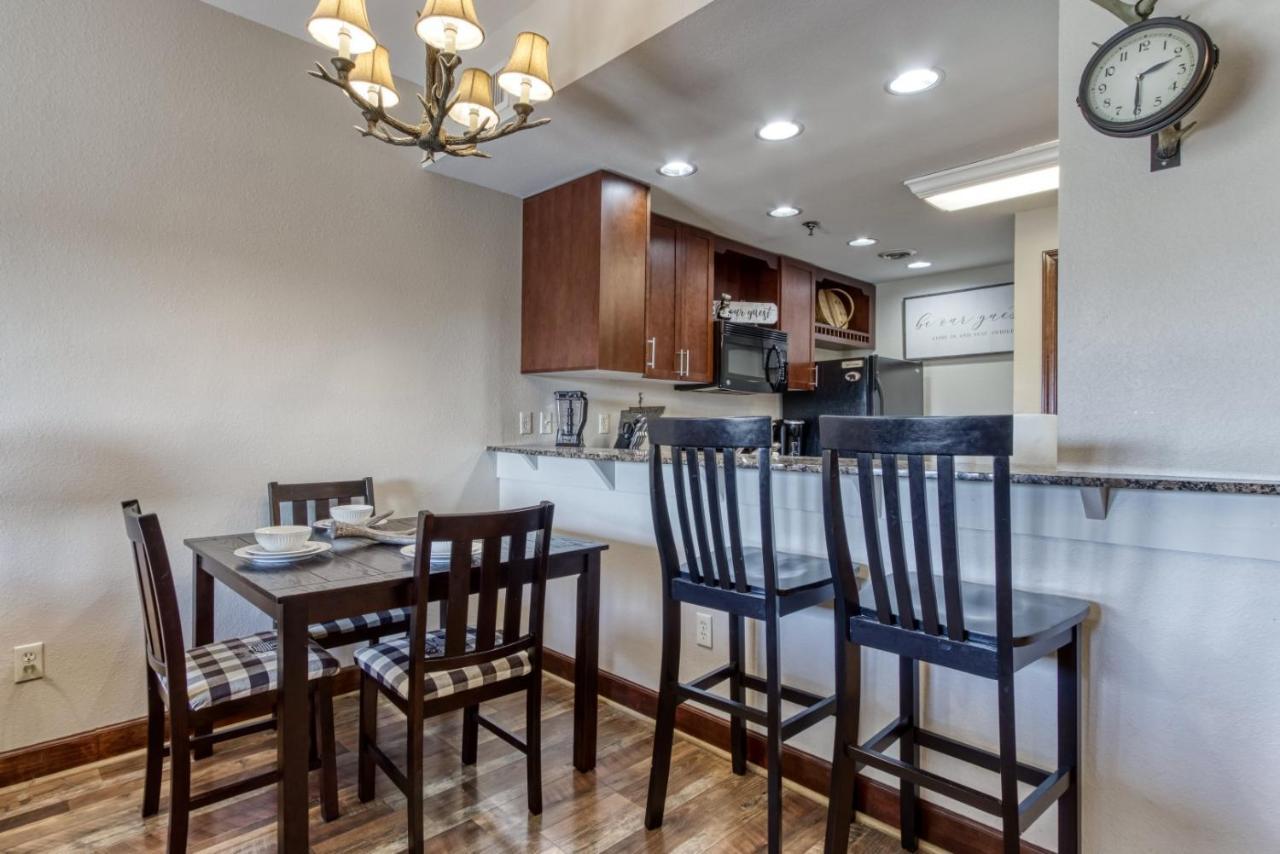 Gorgeous 2Bd 2Bth Condo With Mountain Views Pool Hot Tub Game Room Close To Parkway Pigeon Forge Bagian luar foto
