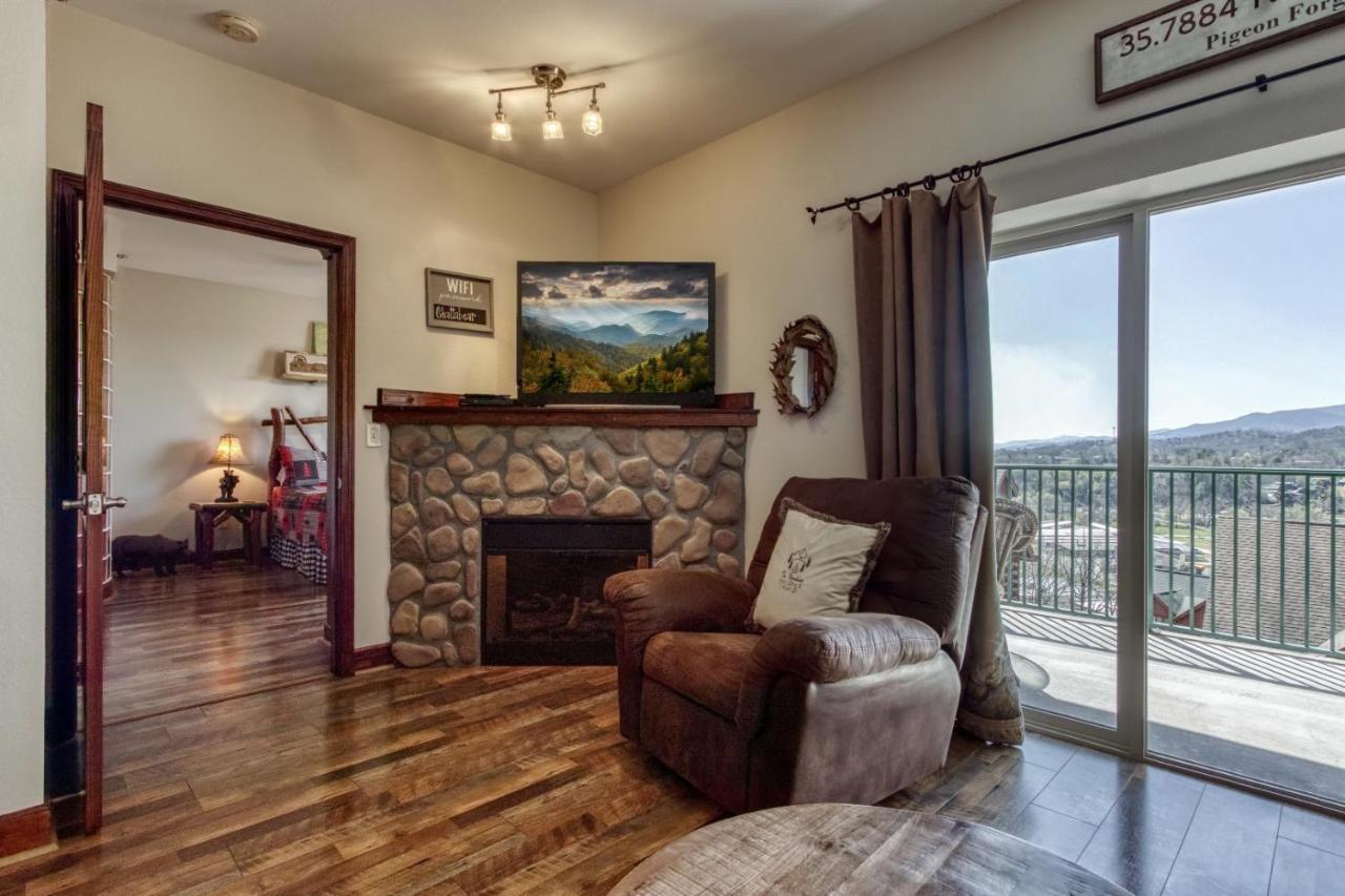 Gorgeous 2Bd 2Bth Condo With Mountain Views Pool Hot Tub Game Room Close To Parkway Pigeon Forge Bagian luar foto