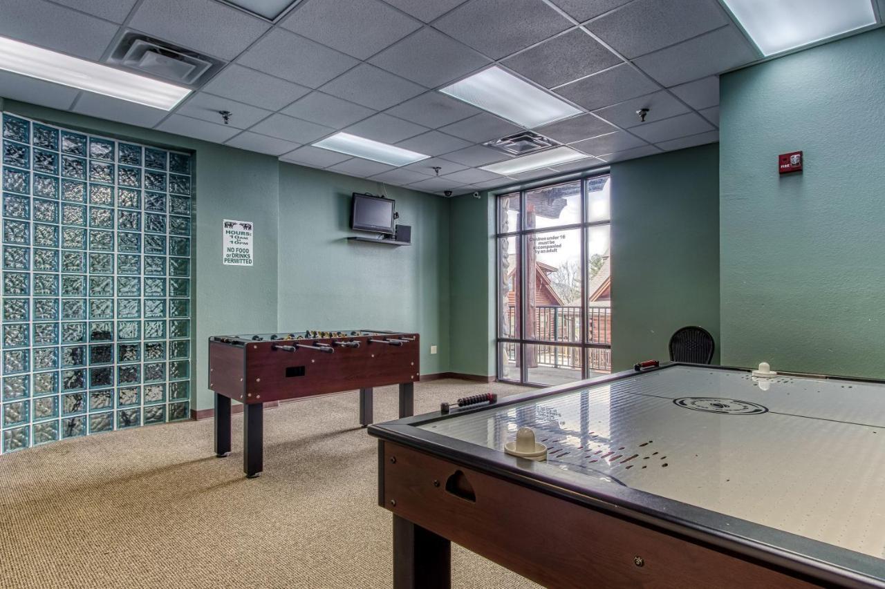 Gorgeous 2Bd 2Bth Condo With Mountain Views Pool Hot Tub Game Room Close To Parkway Pigeon Forge Bagian luar foto
