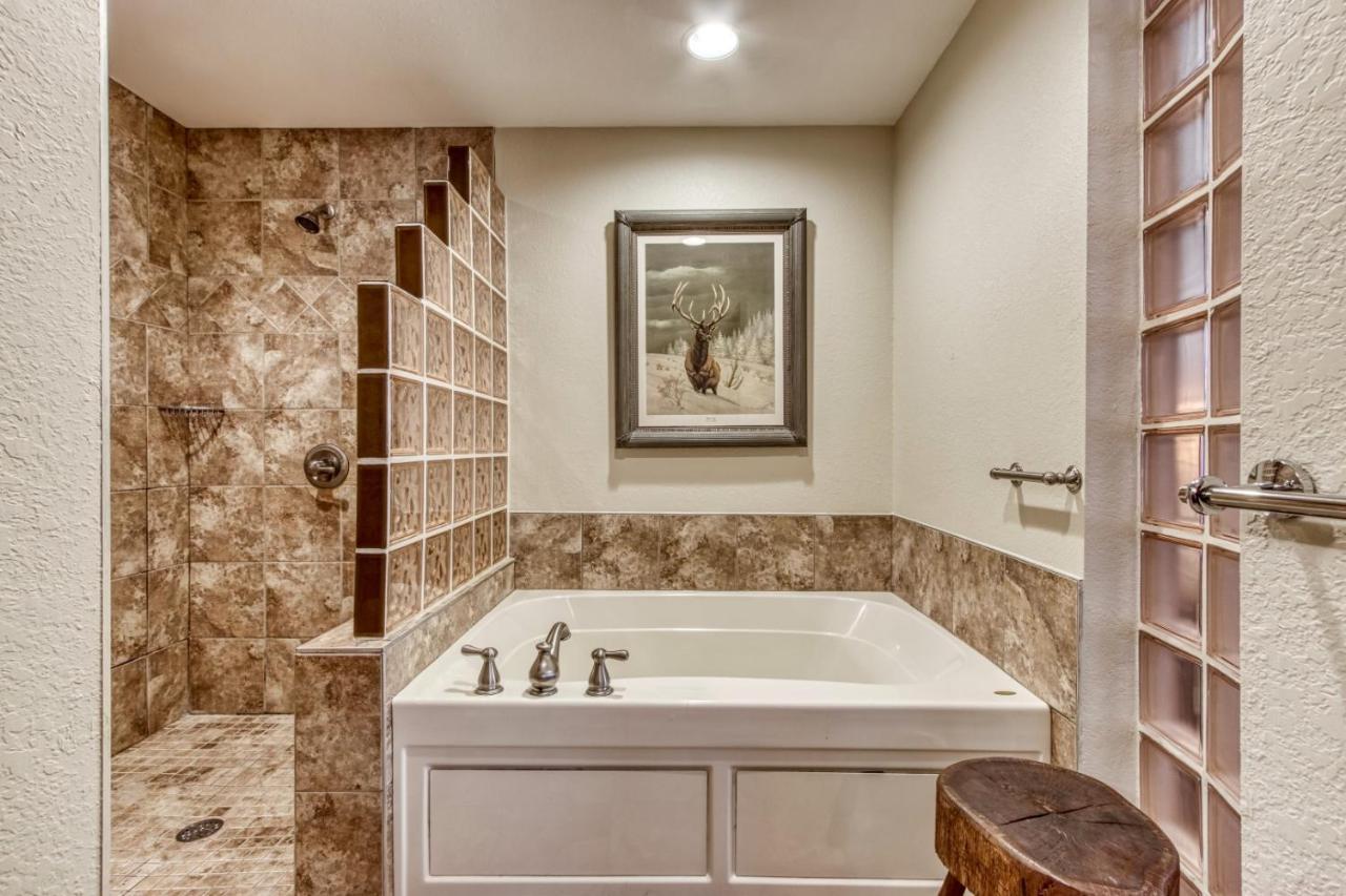 Gorgeous 2Bd 2Bth Condo With Mountain Views Pool Hot Tub Game Room Close To Parkway Pigeon Forge Bagian luar foto